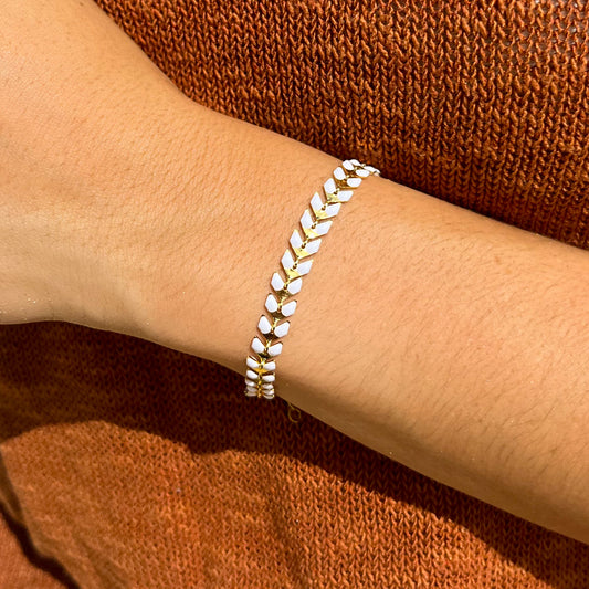 White fishbone golden bracelet