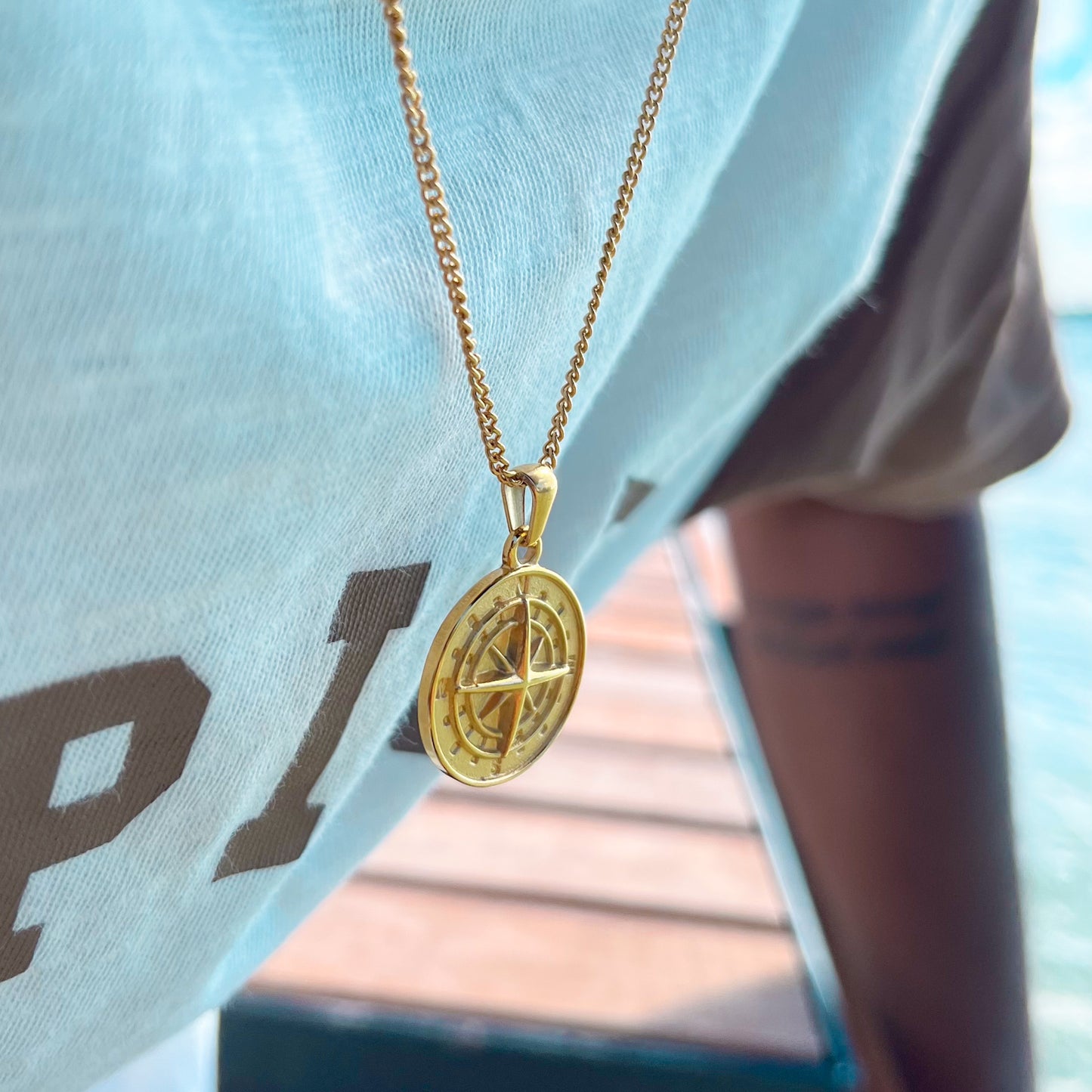 Compass golden necklace NowMen