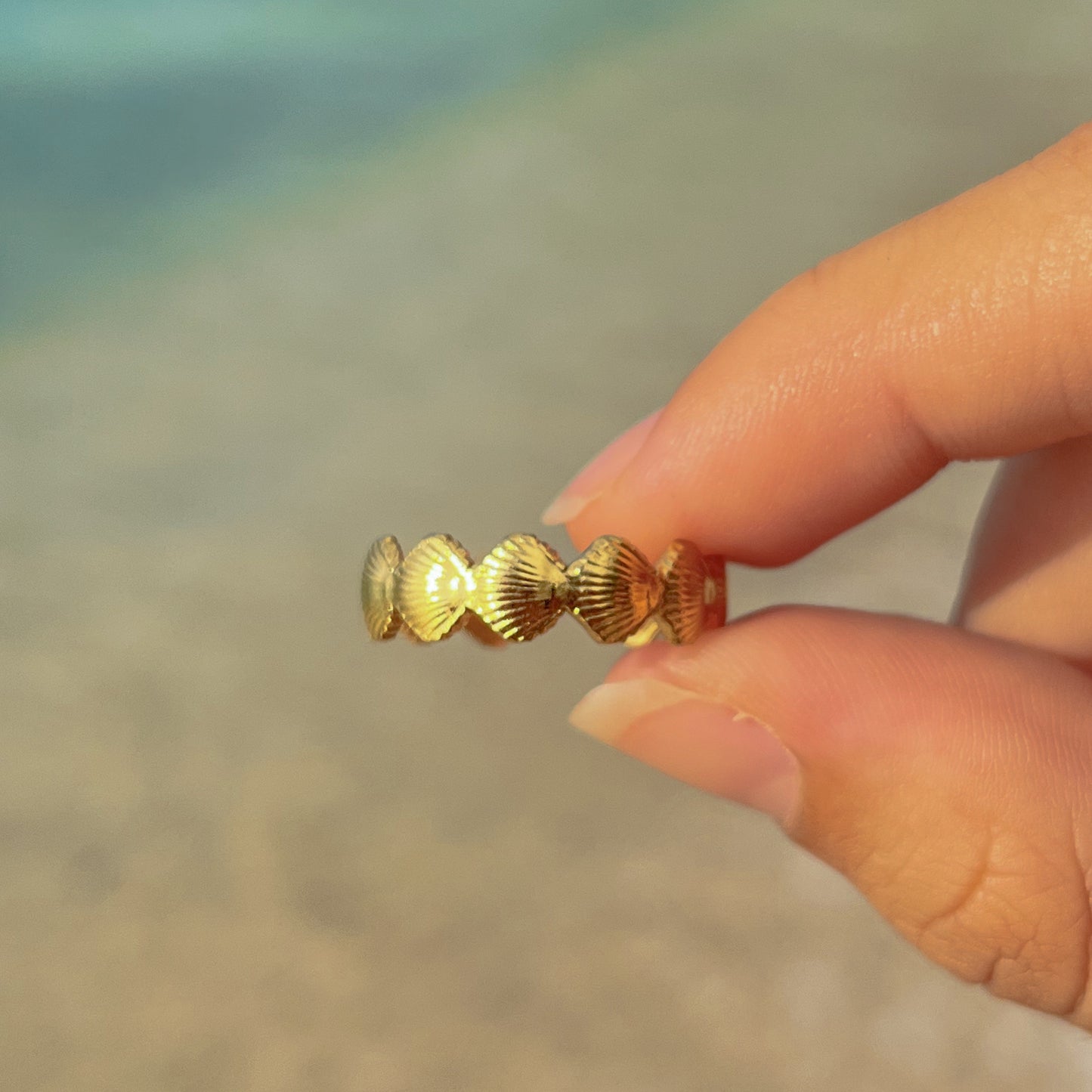 Mini shells golden ring