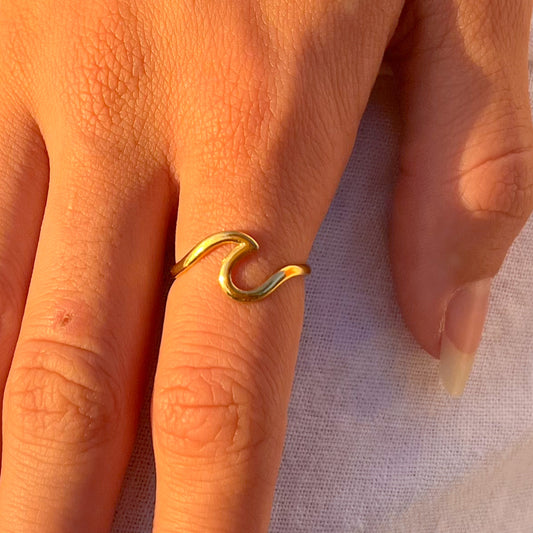 Wave golden ring