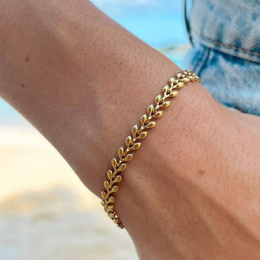 Golden fishbone bracelet