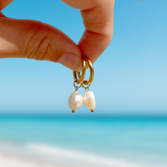 Freshwater pearl golden earrings